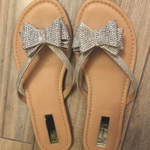 Bow sparkle flip flops